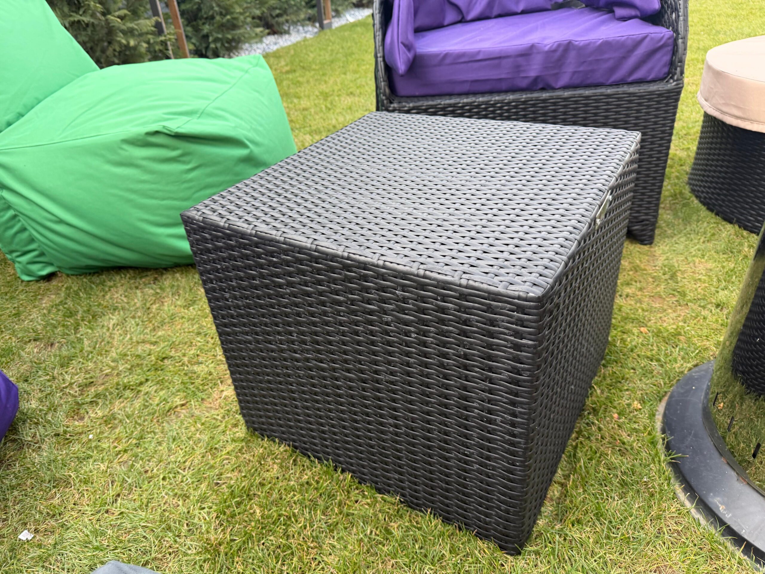 De Închiriat Măsuțe din Ratan